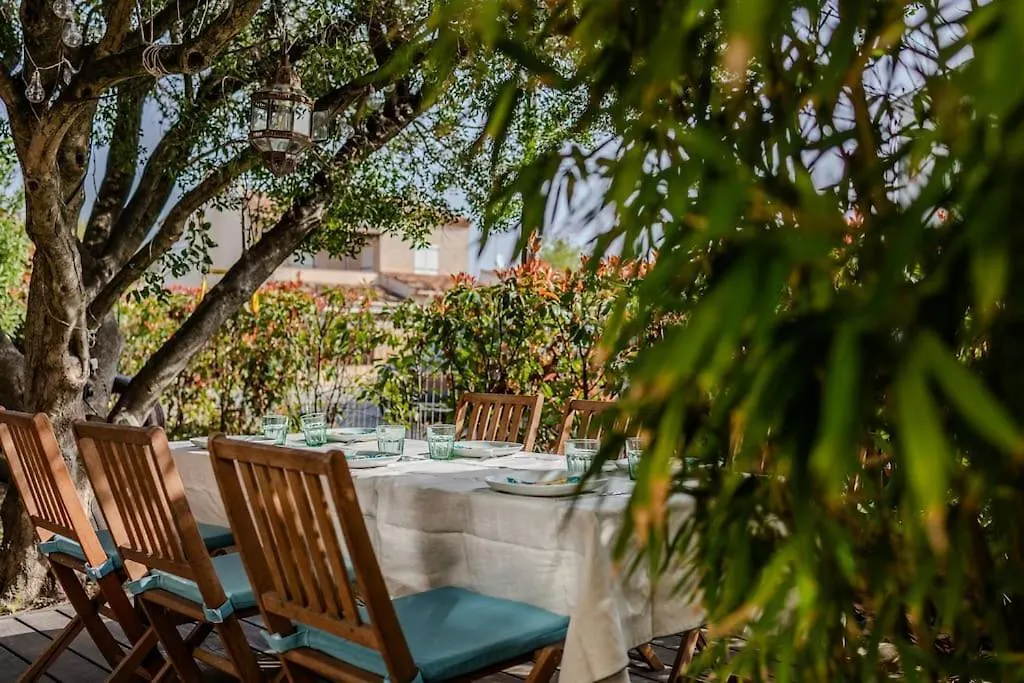 Holiday home Superbe Maison Elegante Proche Mer Le Pradet